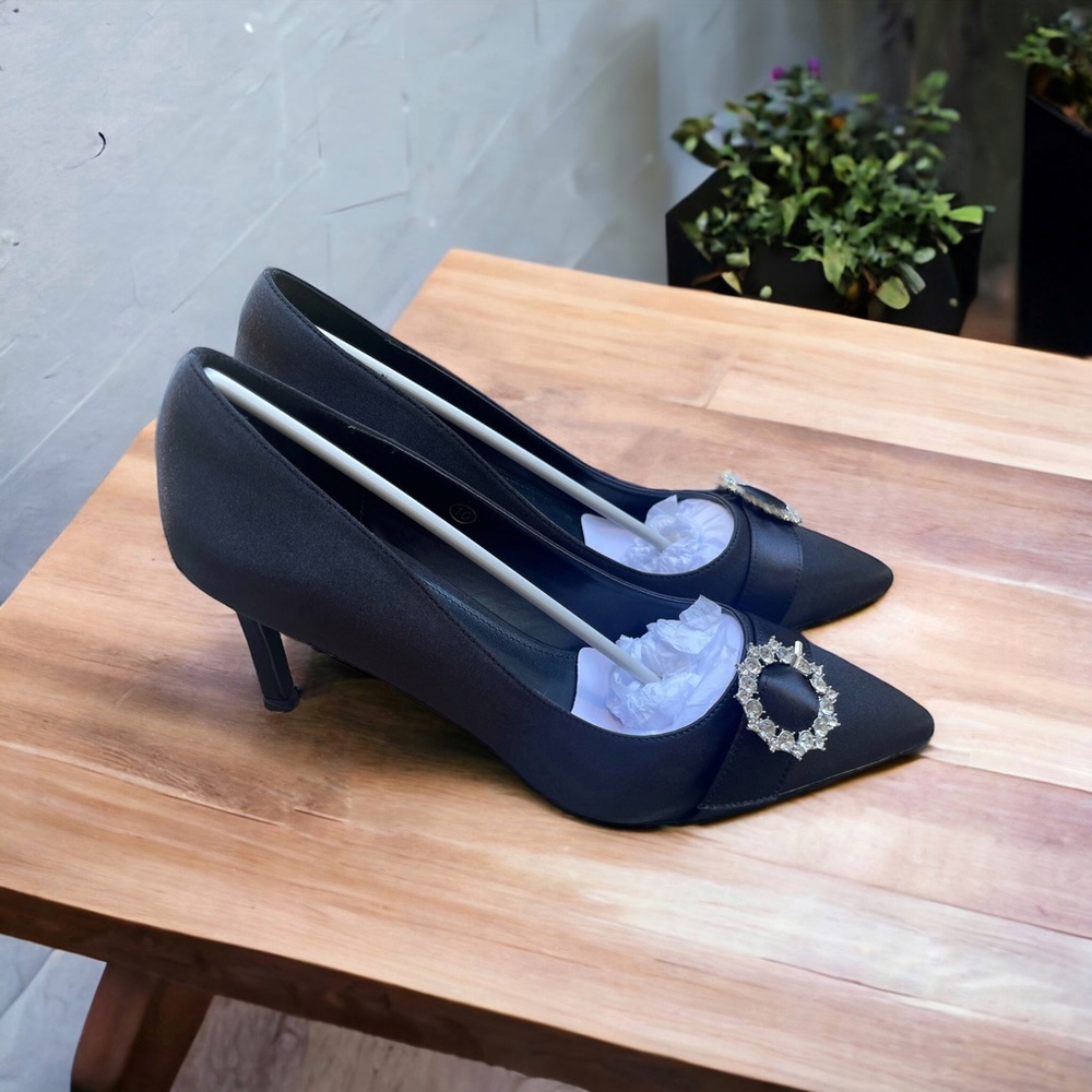 NIB Women’s Black Stilettos. Size 10.